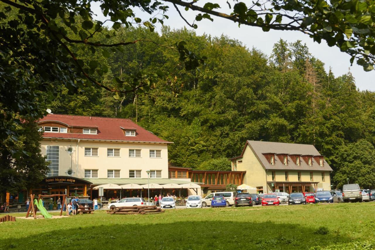 Hotel Skalni Mlyn Blansko Exterior foto