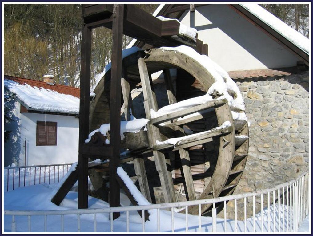 Hotel Skalni Mlyn Blansko Exterior foto
