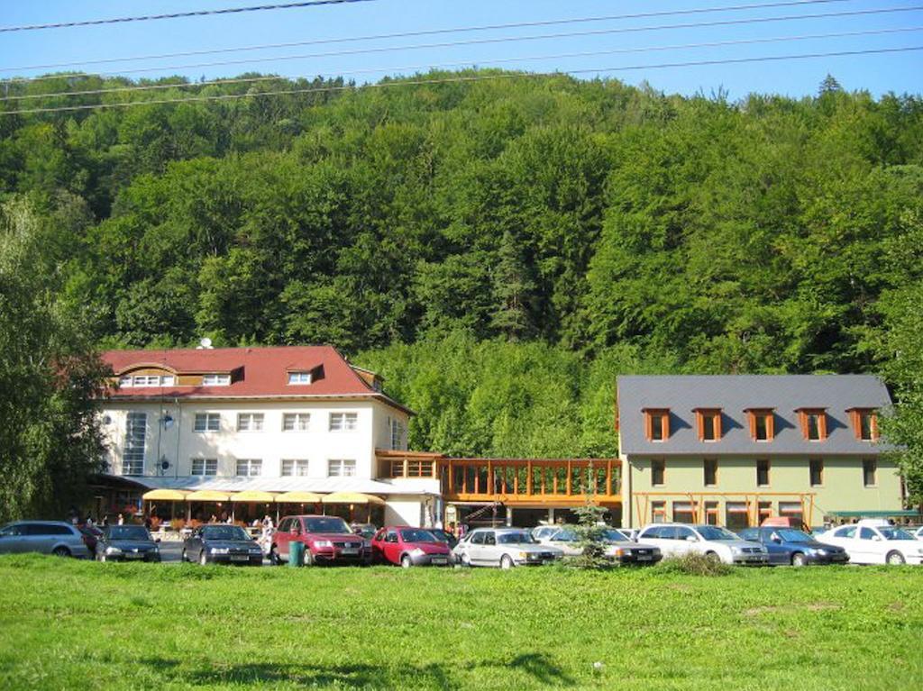 Hotel Skalni Mlyn Blansko Exterior foto