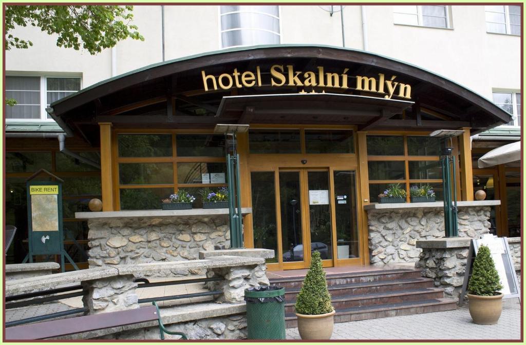 Hotel Skalni Mlyn Blansko Exterior foto