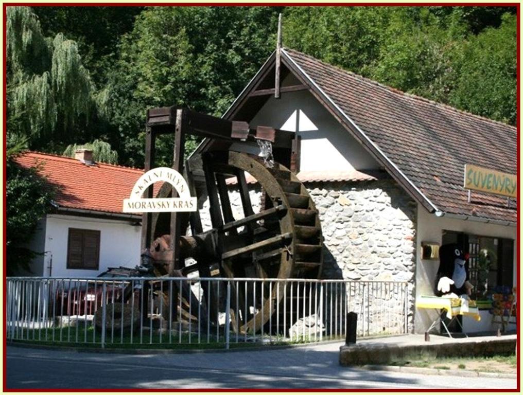Hotel Skalni Mlyn Blansko Exterior foto