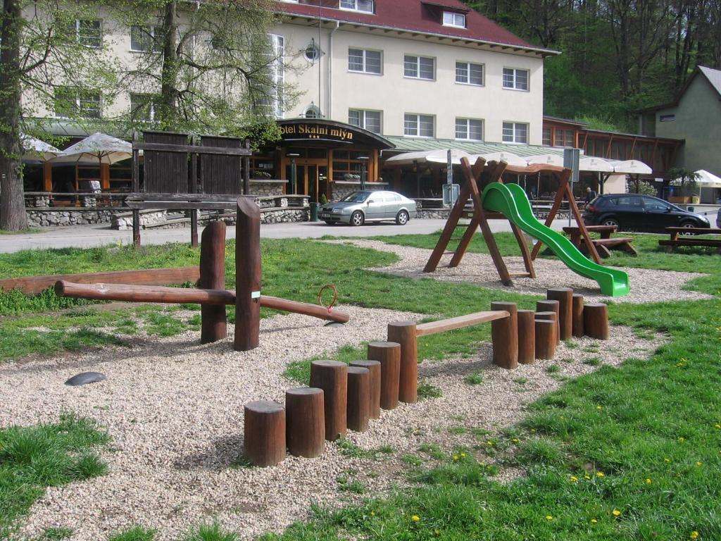Hotel Skalni Mlyn Blansko Exterior foto